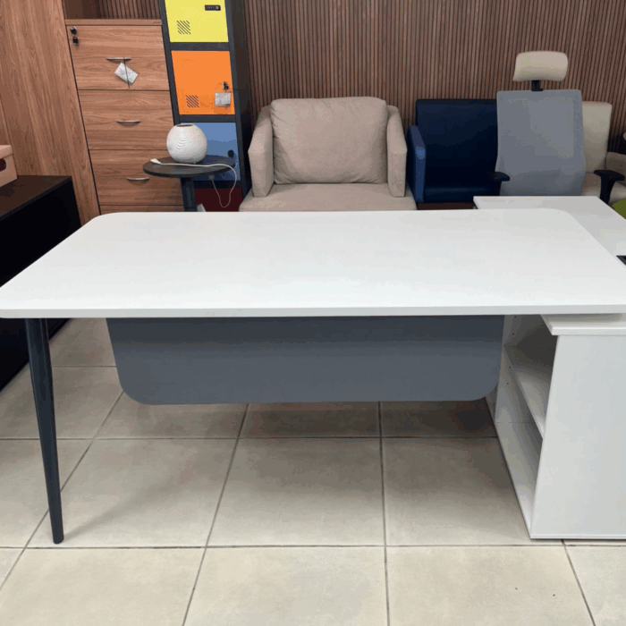 Mesa gerência com armário diretiva com pés cônicos
